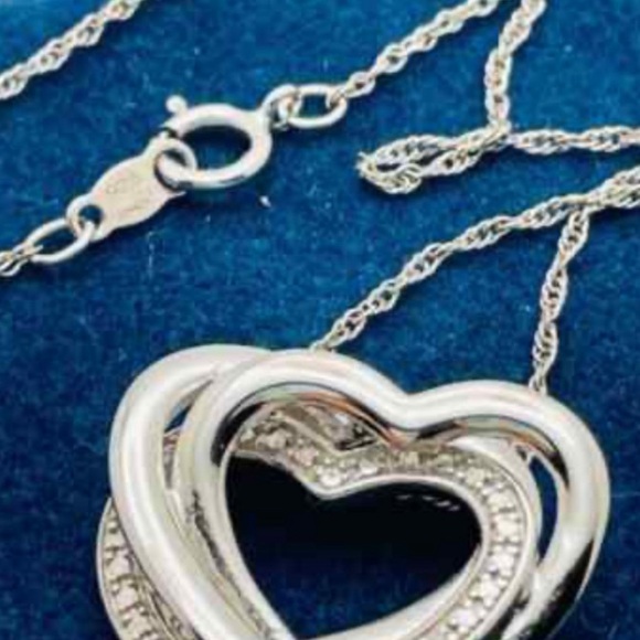 Zales Jewelry - 🎉Zales Heart Pendant Necklace